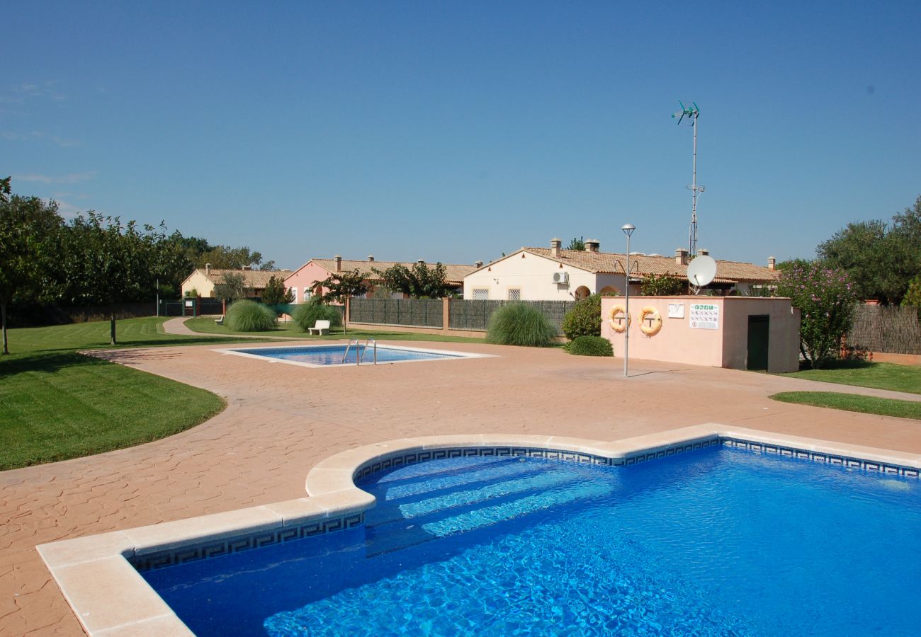 Casa en Torroella de Montgri - Daró 2D 135 - Aire, Piscina, Sat TV