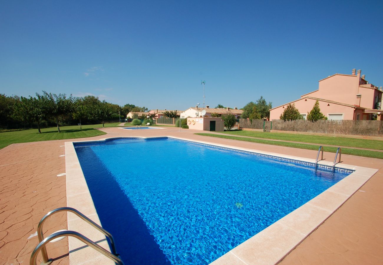 Casa en Torroella de Montgri - Daró 2D 167 - Piscina comunitària, cantonera, A/C