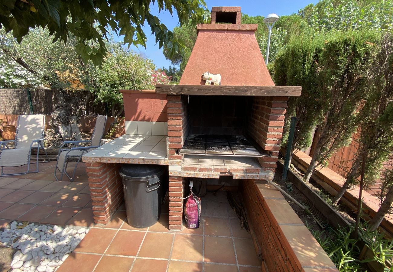 Casa en Torroella de Montgri - Daró 2D 167 - Piscina comunitària, cantonera, A/C