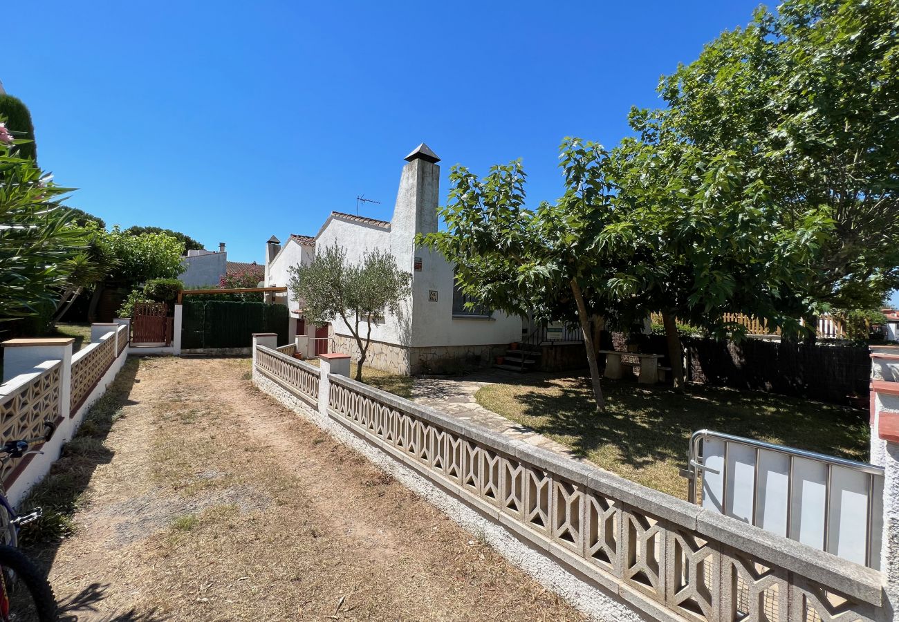 Casa adossada en Torroella de Montgri - Martinet Pati Blau amb piscina privada