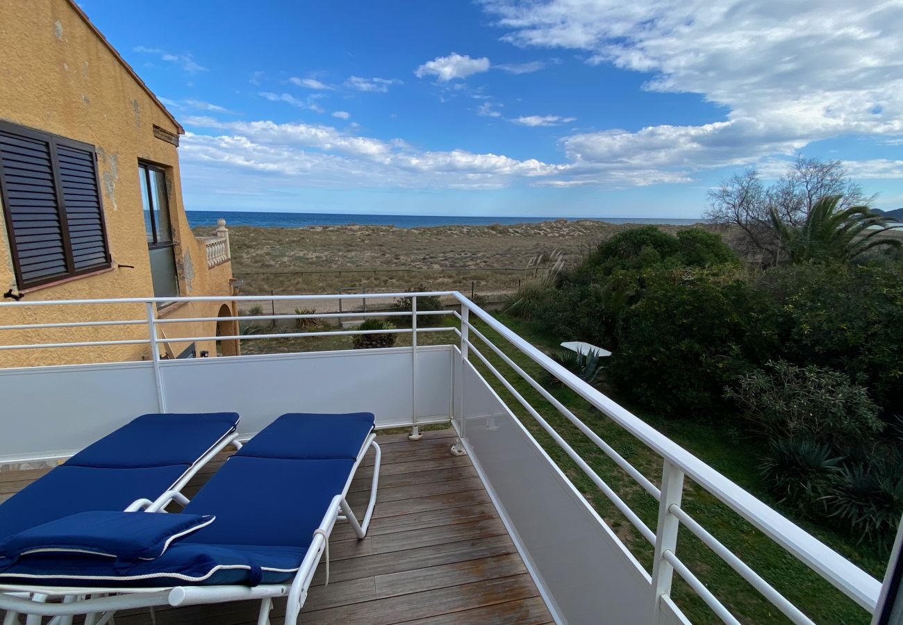 Apartament en Torroella de Montgri - A primera línia amb vistes al mar