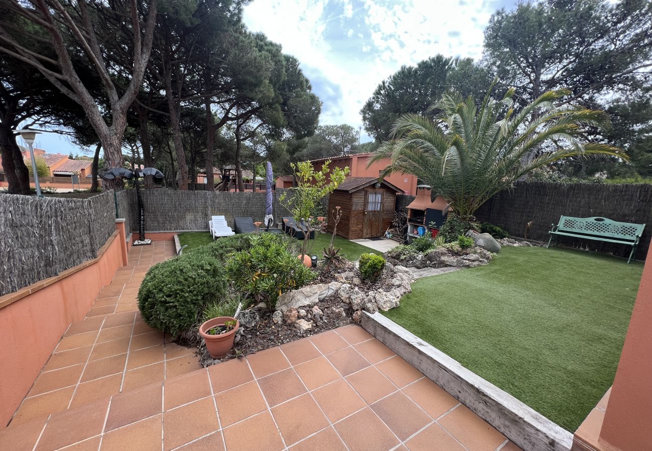 Casa adossada en Torroella de Montgri - Gregal 5152 renovat, aire, jardi privat i piscines comunitaris