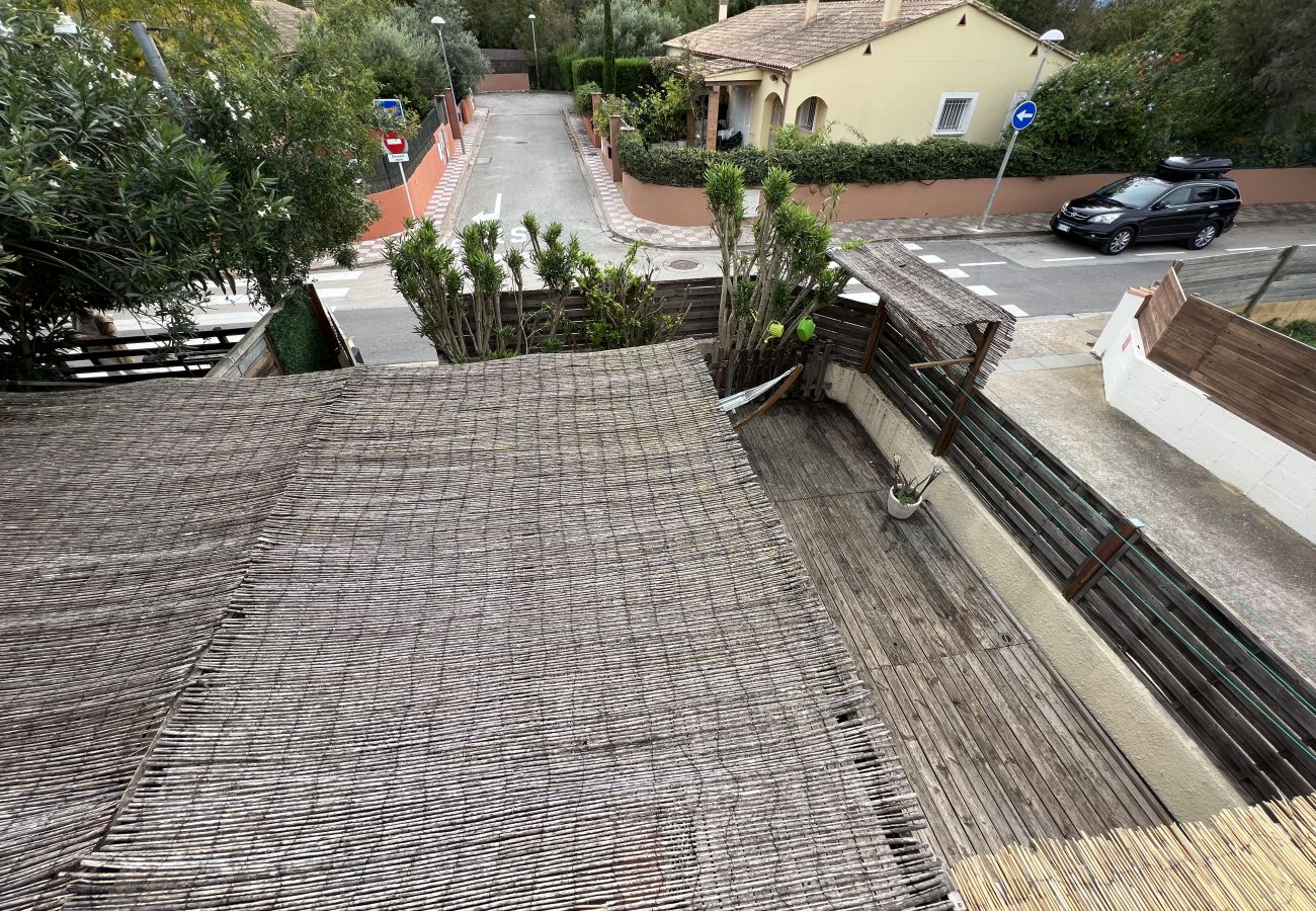 Casa adossada en Torroella de Montgri - Casa amb jardí privat i jacuzzi