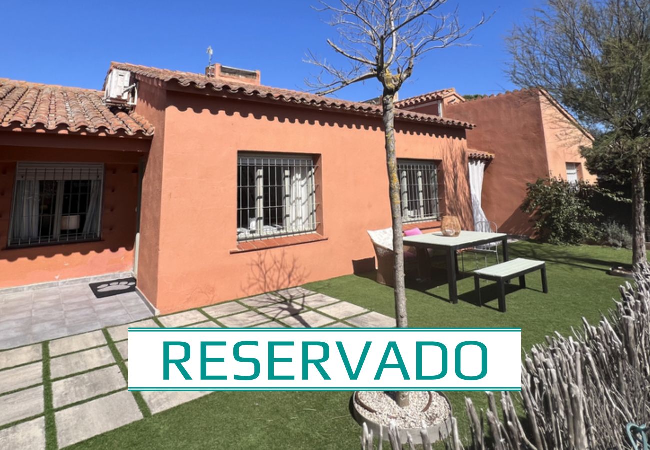 Casa adossada en Torroella de Montgri - Casa 124126 amb jardí privat i piscina comunitària a prop de la platja