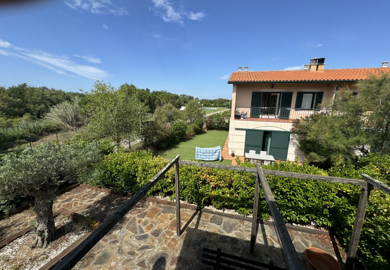 Casa adossada en Torroella de Montgri - Casa cantonera renovada amb jardí, nº 58