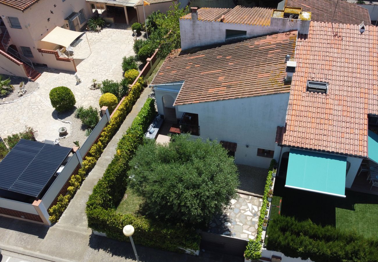 Stadthaus in Torroella de Montgri - Maison rénovée n°44 avec jardin privatif proche de la plage