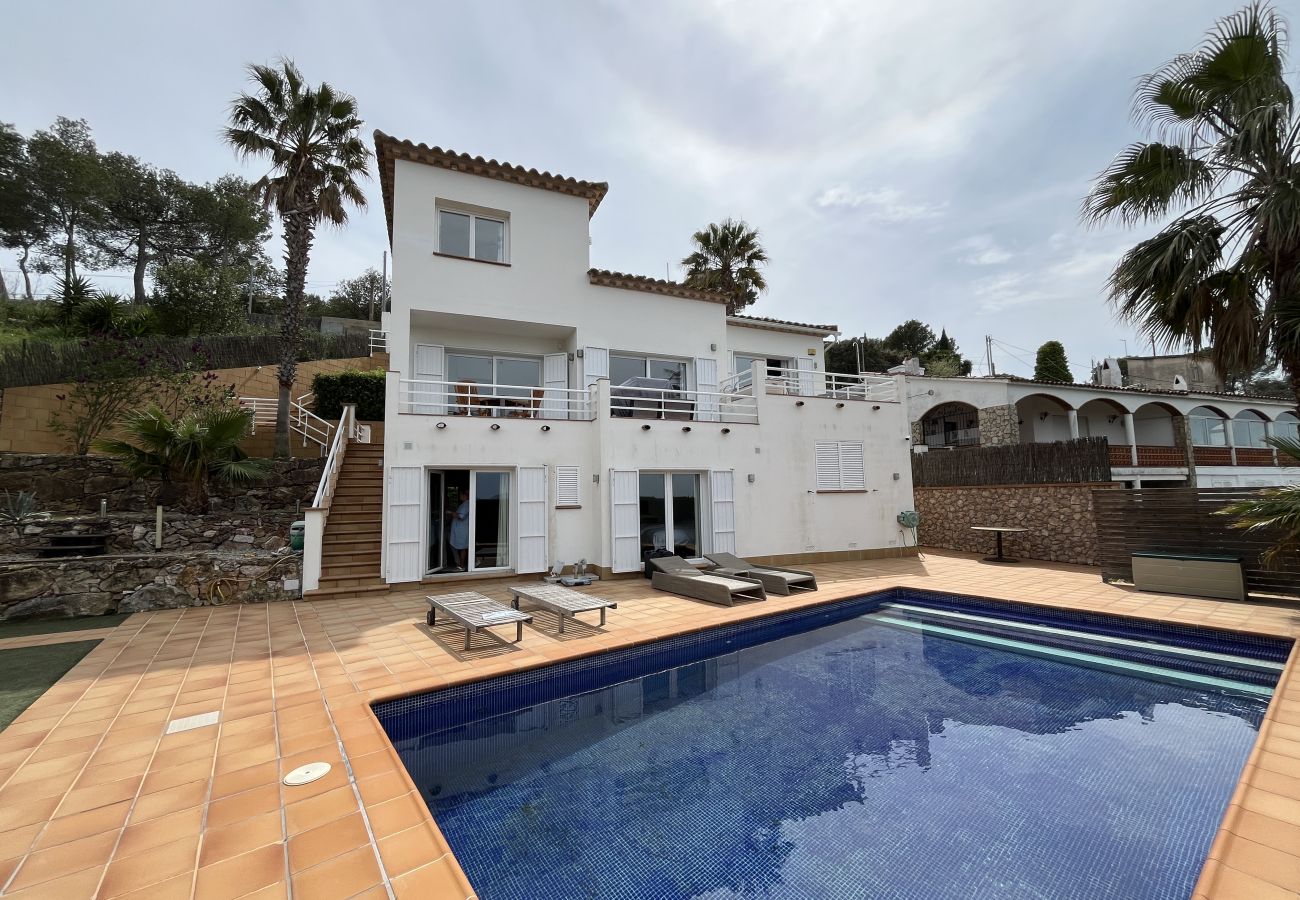 Ferienhaus in Pals - Freistehende Villa mit Aussicht und Pool in Pals