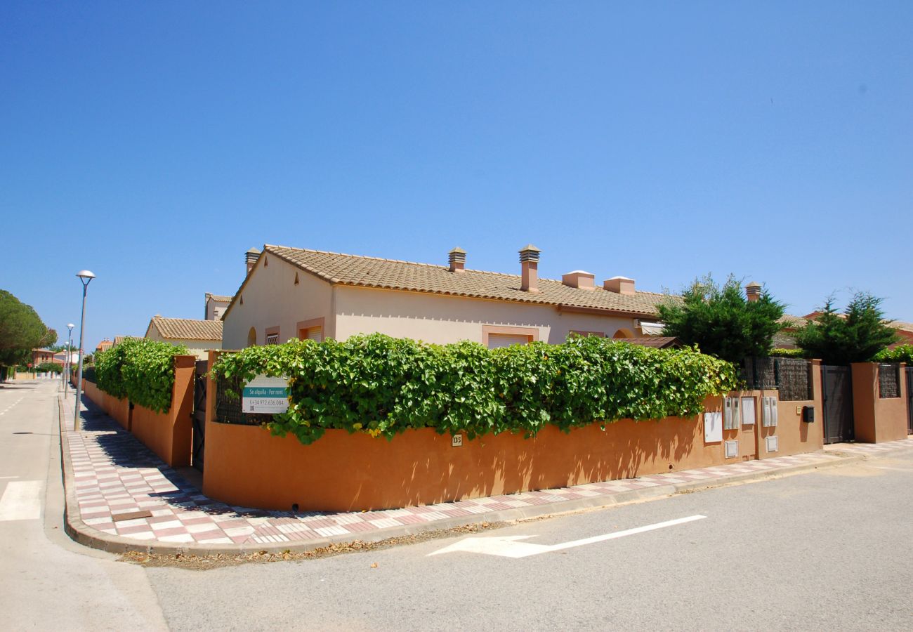 Ferienhaus in Torroella de Montgri - Daró 2D 135 - Klima, Pool, Sat TV