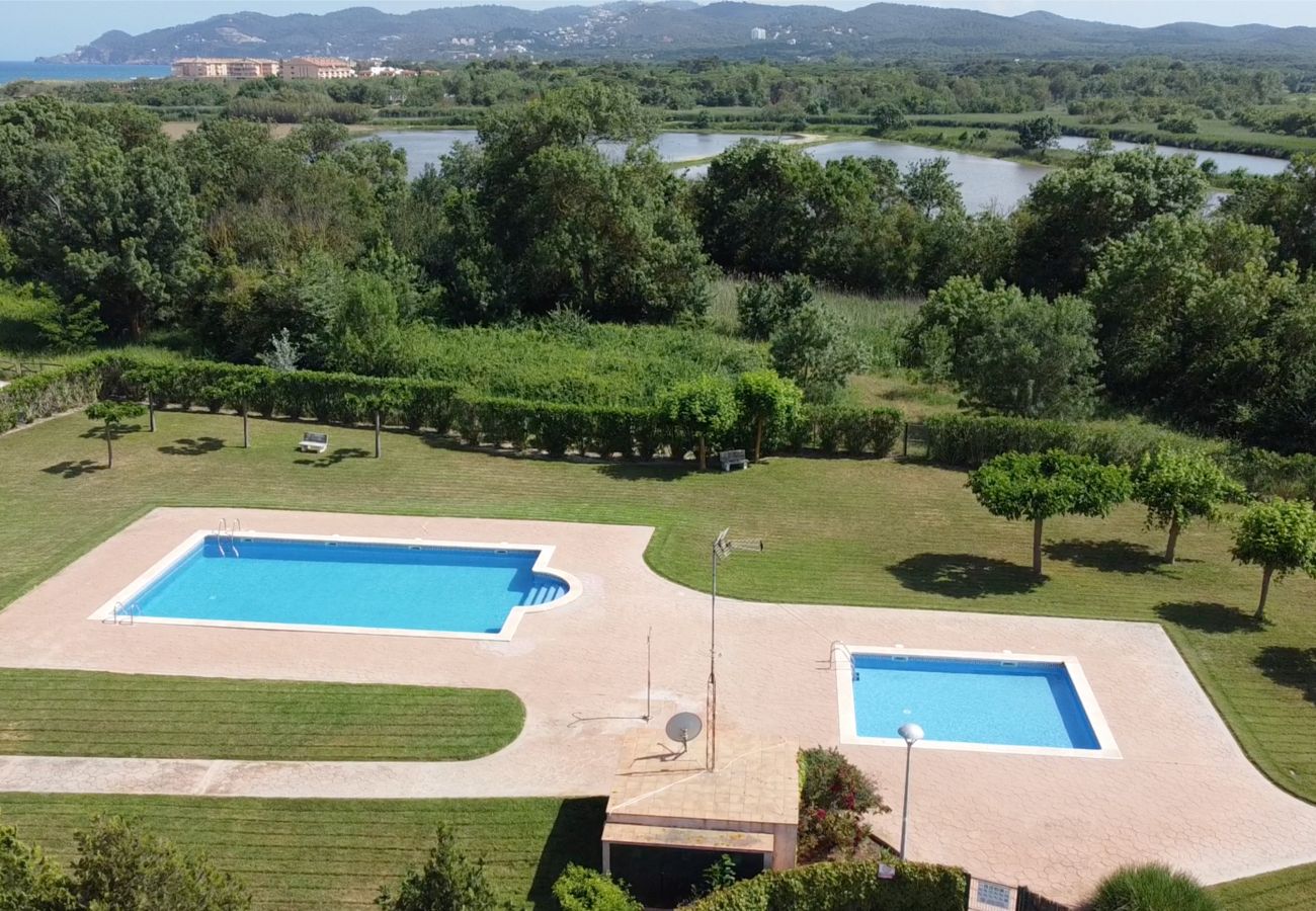 Ferienhaus in Torroella de Montgri - Daró 2D 167 - Gemeinschaftspool, Eckhaus, Klimaanlage