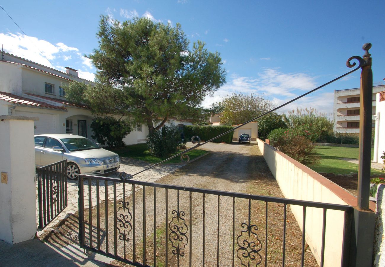 Ferienhaus in Torroella de Montgri - Casa Surf - privaten Pool, Klima und nah am Strand