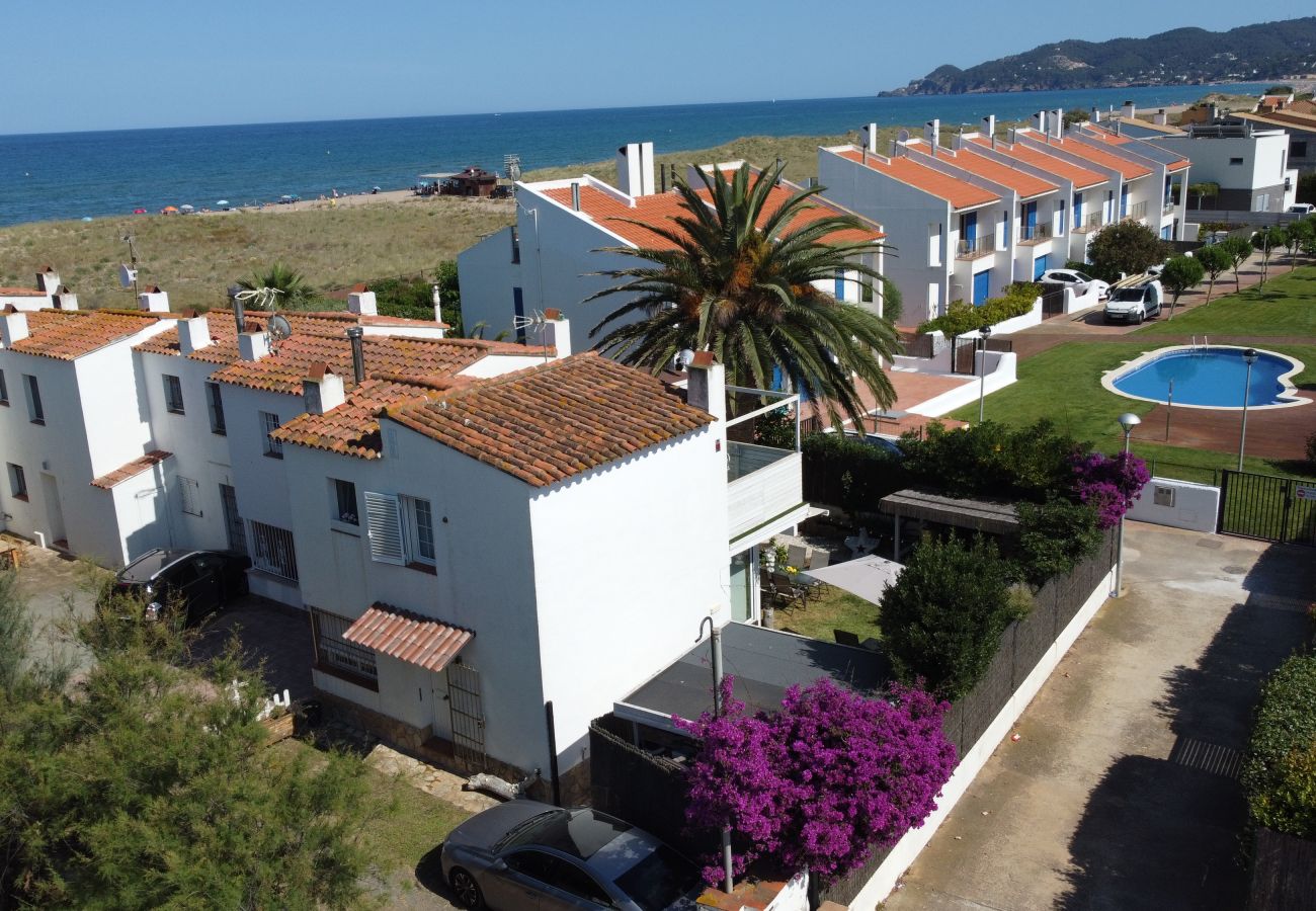 Ferienhaus in Torroella de Montgri - Casa Triana - 40 Meter vom Strand, Klimaanlage und Parkplatz