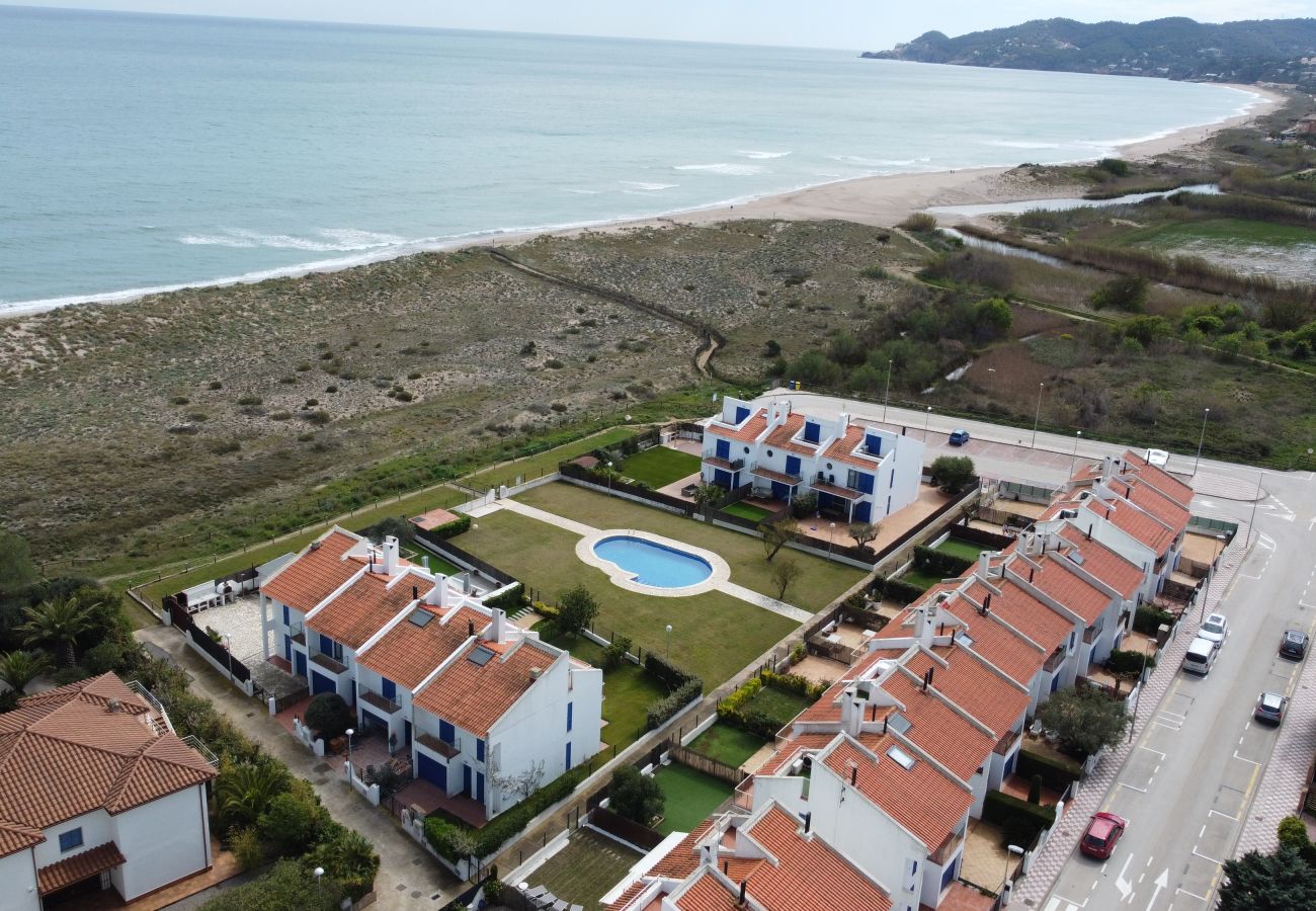 Stadthaus in Torroella de Montgri - Les Dunes 107 - 60 m vom Strand entfernt, Klima,  Pool und Garten