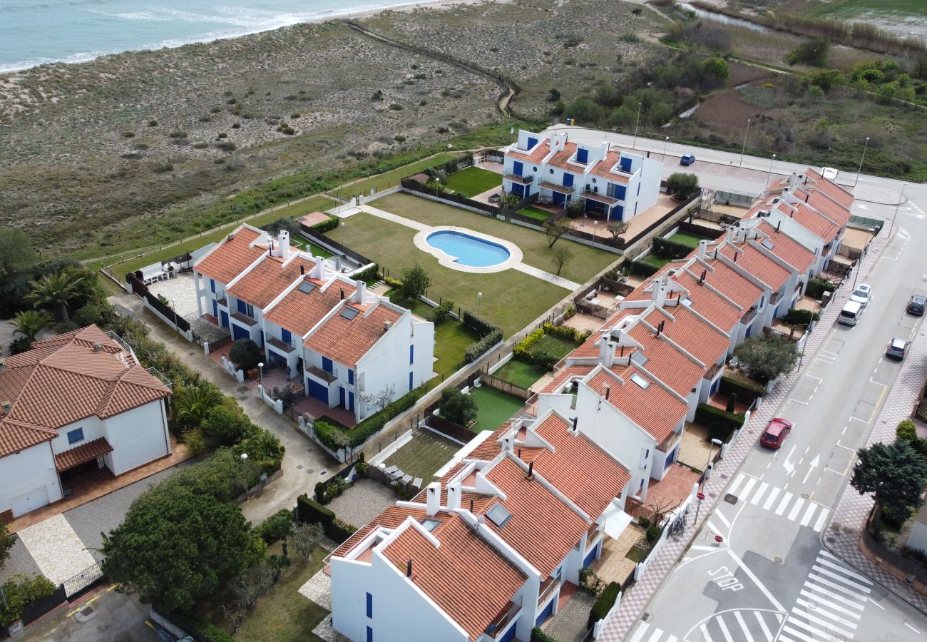 Stadthaus in Torroella de Montgri - Les Dunes 107 - 60 m vom Strand entfernt, Klima,  Pool und Garten