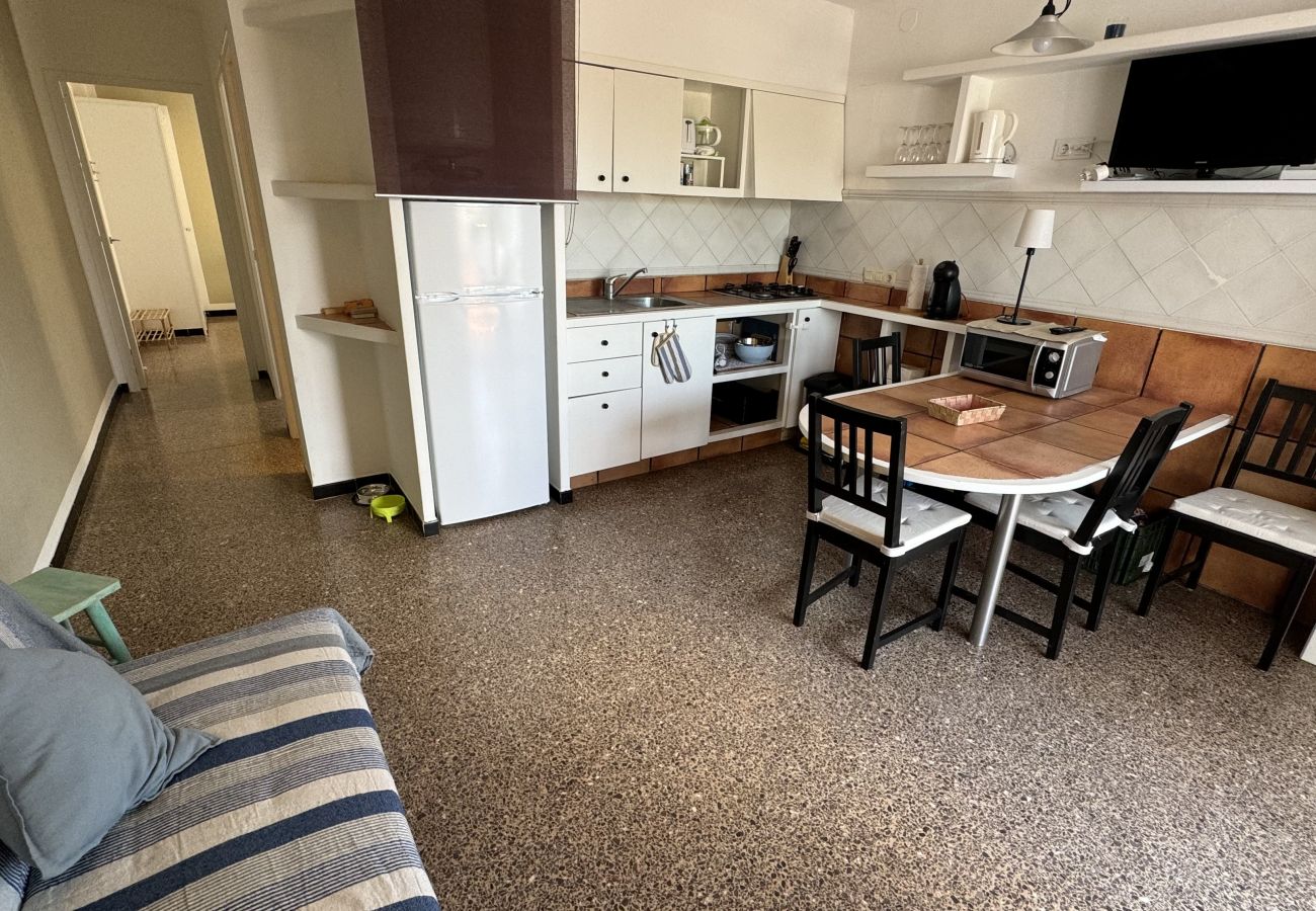 Ferienwohnung in Torroella de Montgri - TER 11D Erschwingliche Wohnung mit Pool in Strandnähe