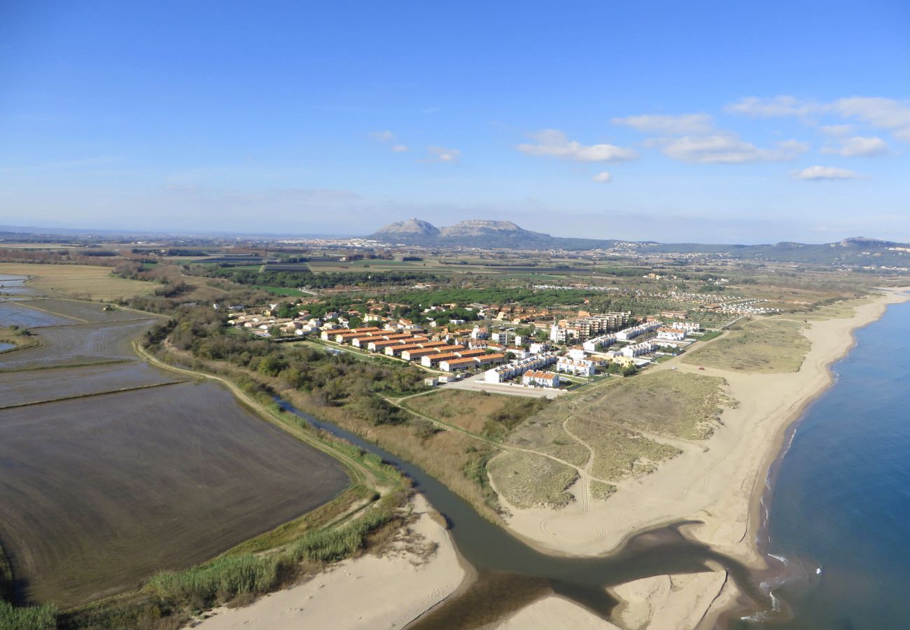 Huis in Torroella de Montgri - Casa Surf- privé zwembad, airco en dichtbij strand