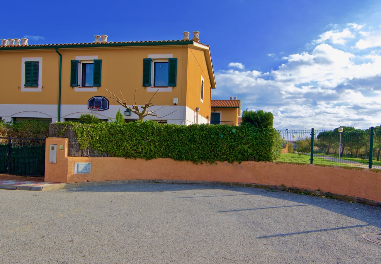 Huis in Torroella de Montgri - Daró 3D 49 - modern, zwembad, hoekhuis, 250m van het strand