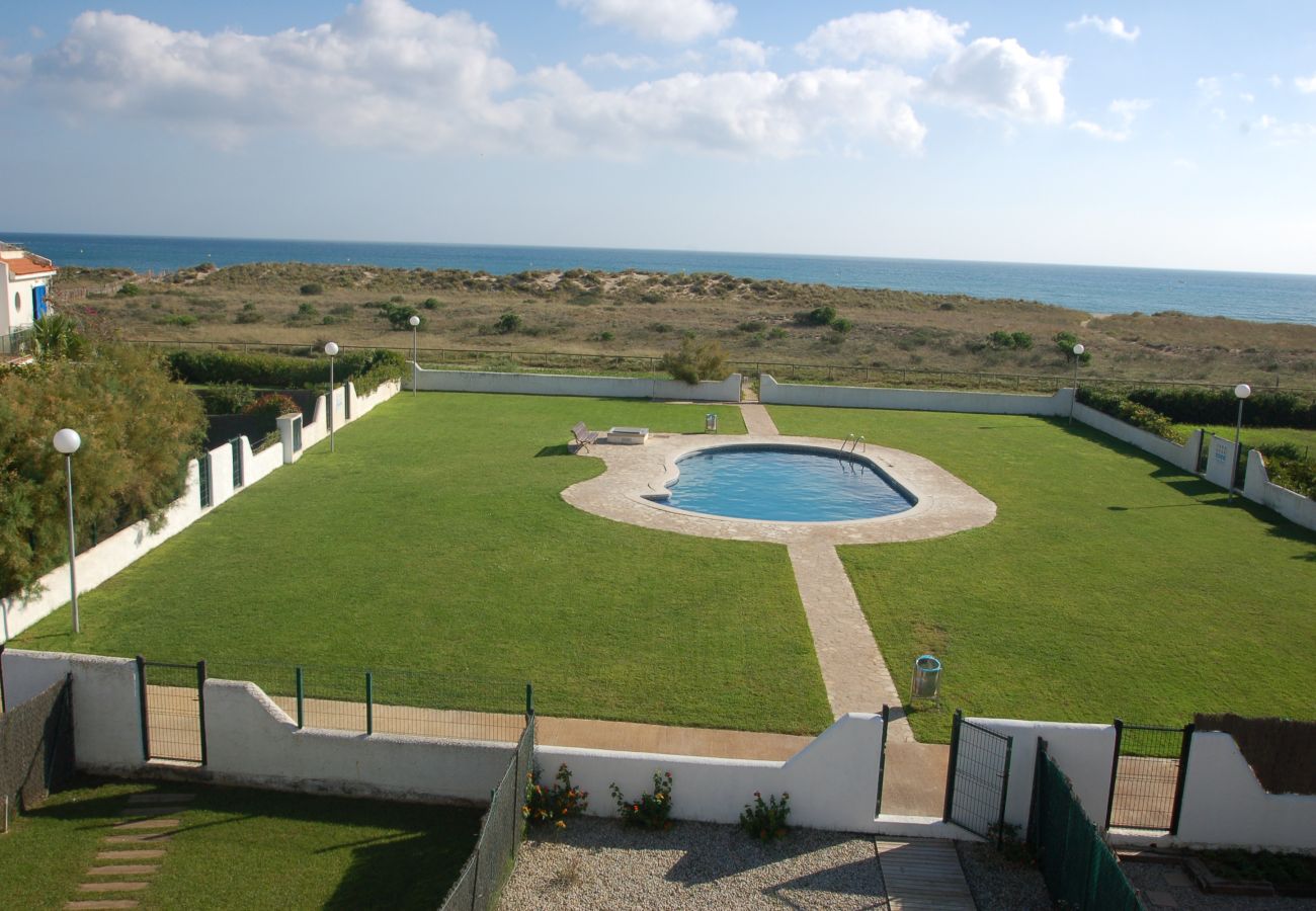 Huis in de stad in Torroella de Montgri - Huis 9 aan het strand met zwembad