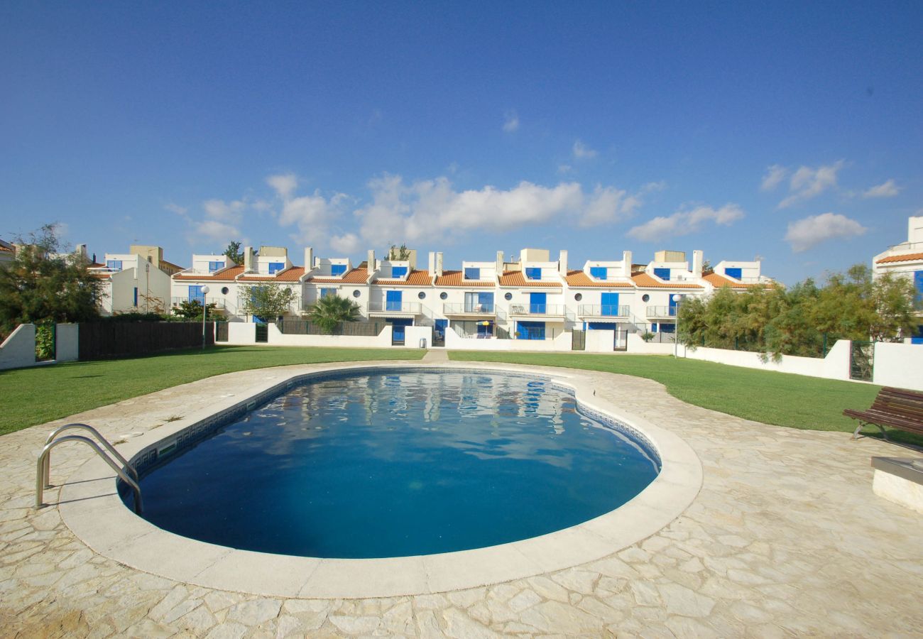 Huis in de stad in Torroella de Montgri - Huis 9 aan het strand met zwembad