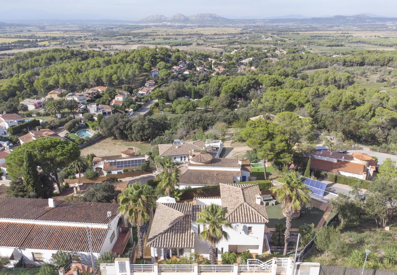 Huis in Pals - Vrijstaande villa met uitzicht en zwembad in Pals