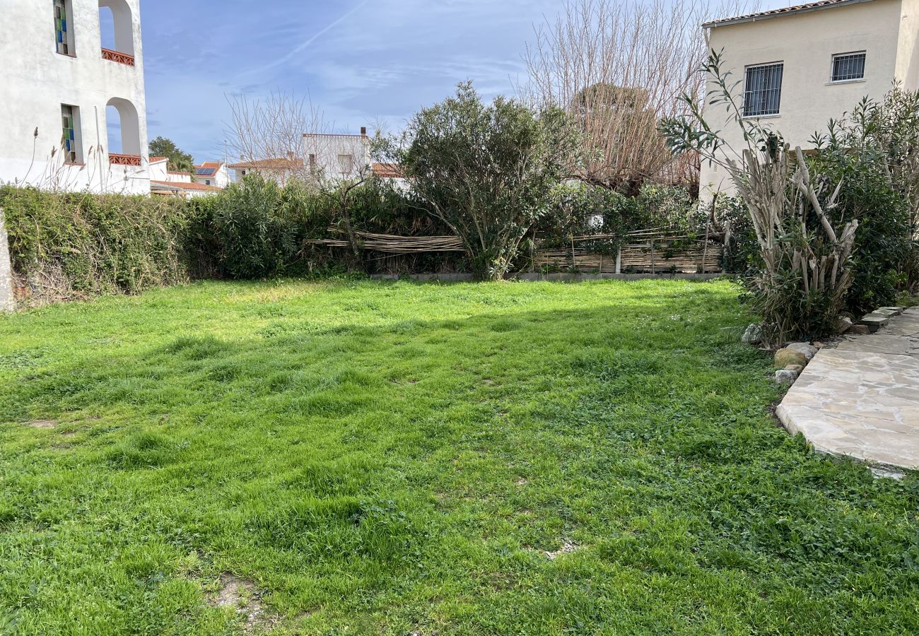 Rijhuis in Torroella de Montgri - Pinsà 10 Huisje dichtbij het strand