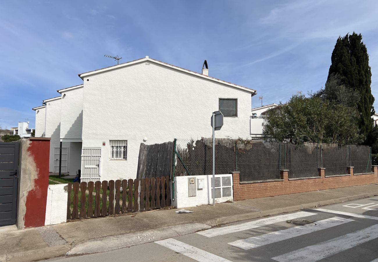 Rijhuis in Torroella de Montgri - Pinsà 10 Huisje dichtbij het strand