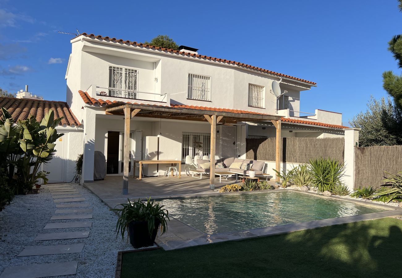 Casa en Torroella de Montgri - Casa Surf - piscina privada, Aire, cerca la playa