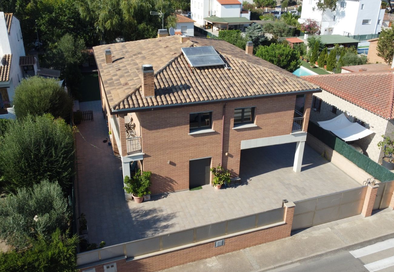 Villa en Torroella de Montgri - Dos en uno - Piscina privada y aire