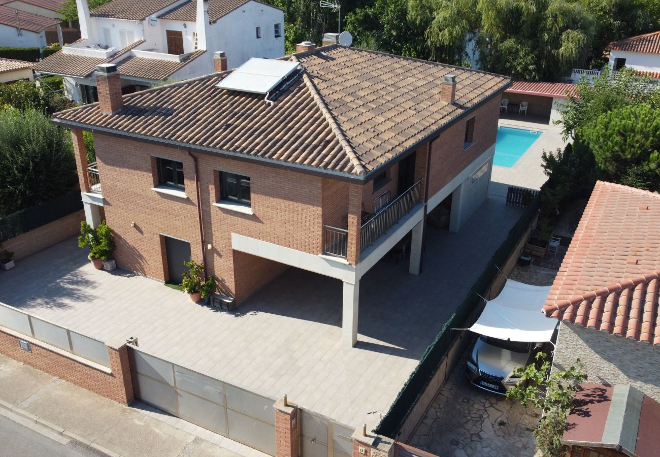 Villa en Torroella de Montgri - Dos en uno - Piscina privada y aire