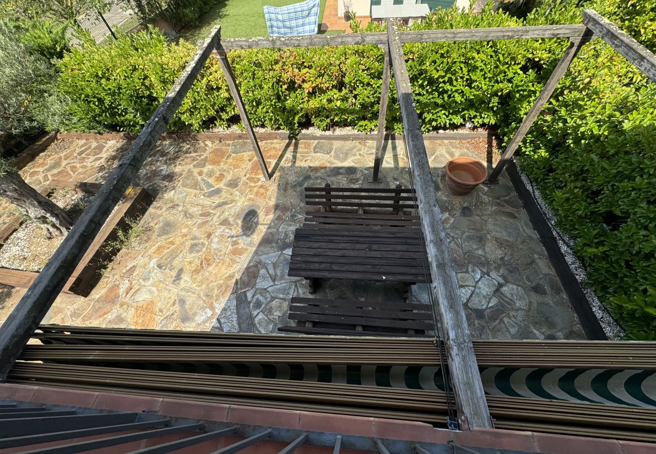 Casa adosada en Torroella de Montgri - Casa esquinera renovada con jardín, nº 58