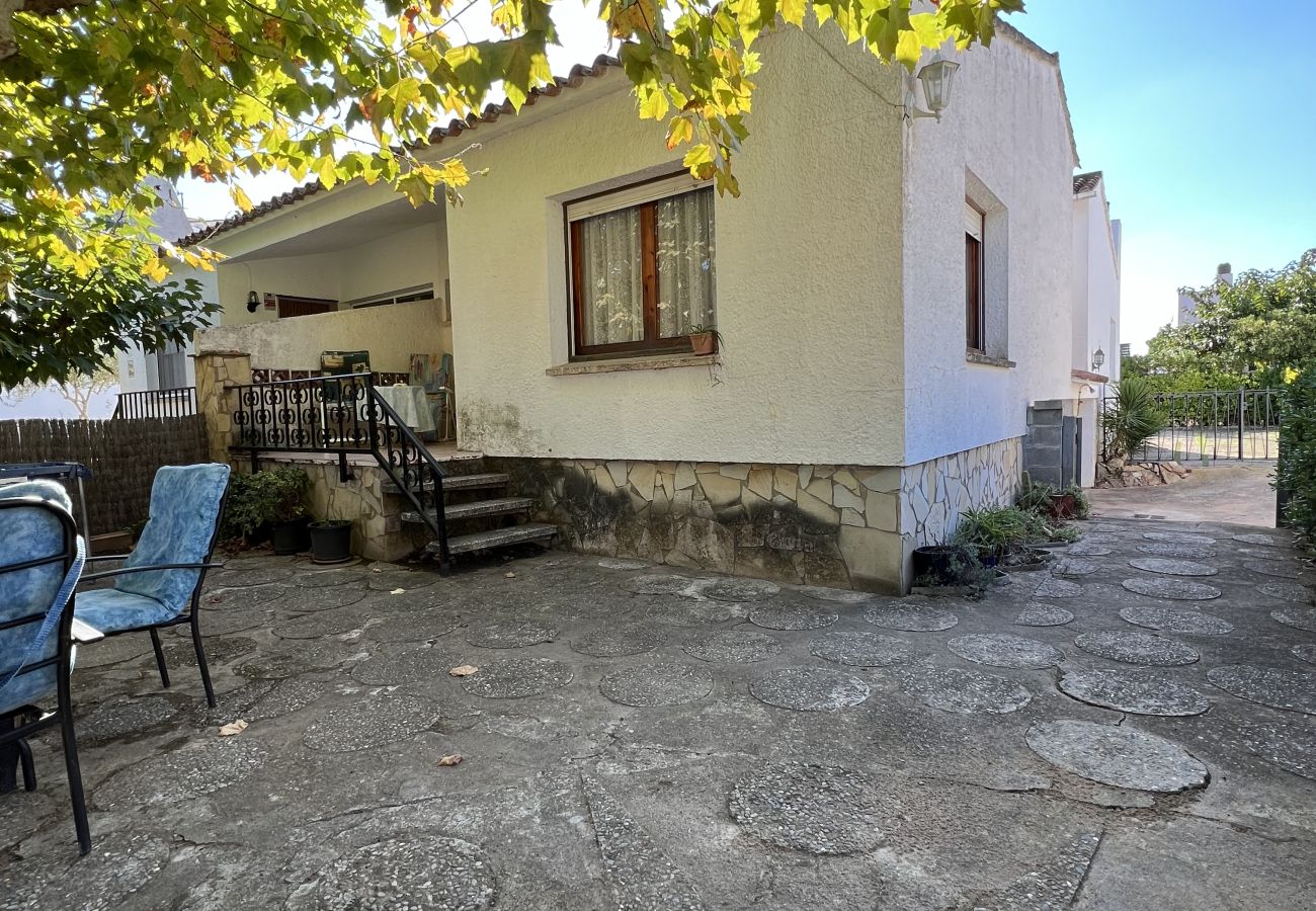 Casa adosada en Torroella de Montgri - Casa Nº 34 cerca la playa con jardin y garaje