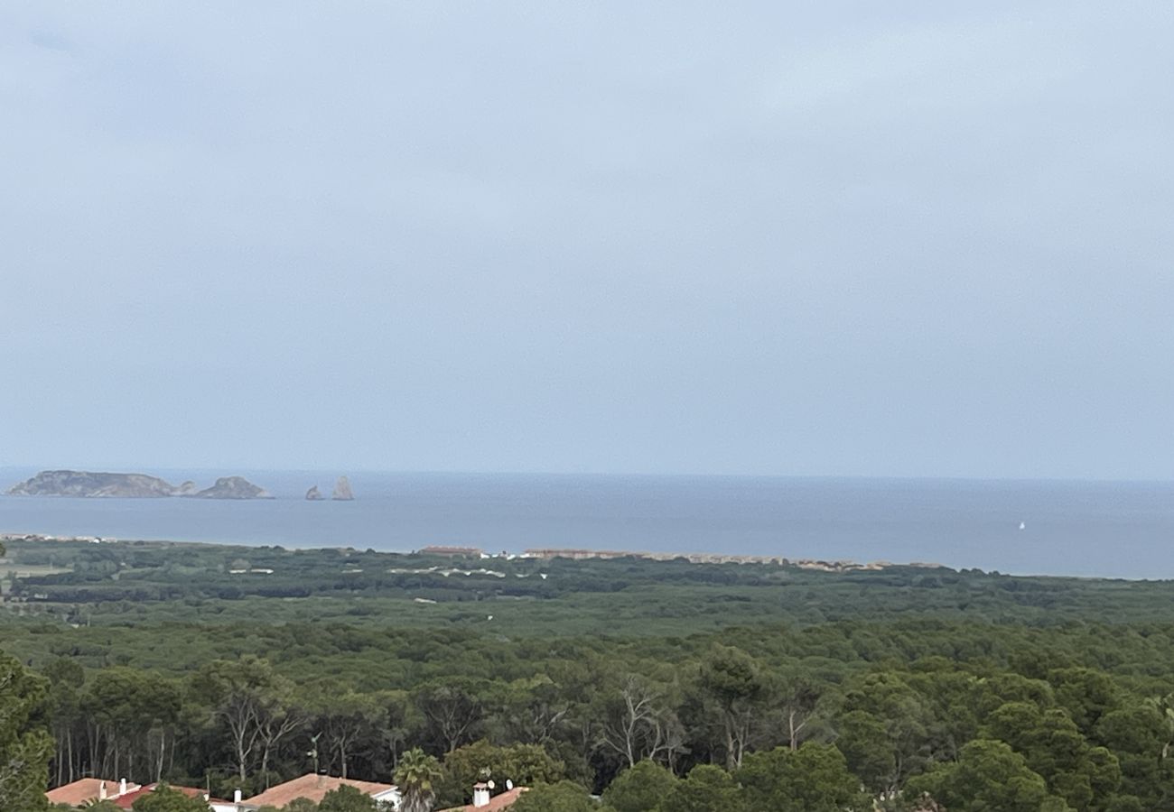 Casa en Pals - Villa independiente con vistas y piscina en Pals