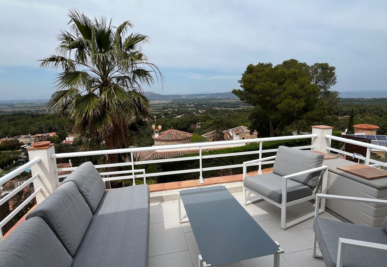 Casa en Pals - Villa independiente con vistas y piscina en Pals