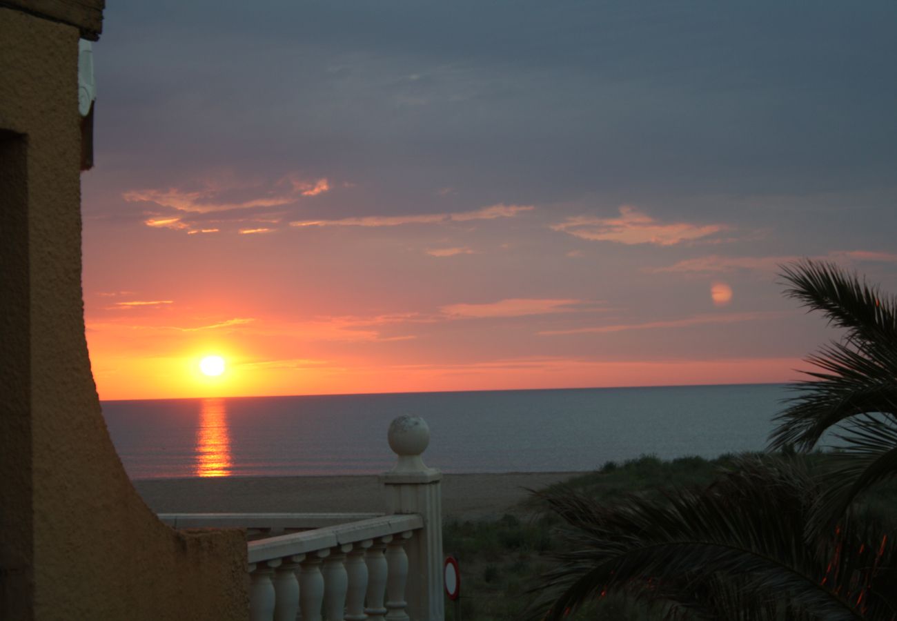 Appartement à Torroella de Montgri - En première ligne avec vue sur la mer