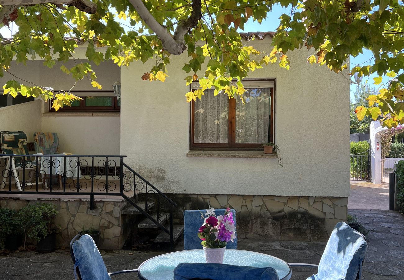 Maison mitoyenne à Torroella de Montgri - Maison n°34 proche de la plage avec jardin et garage