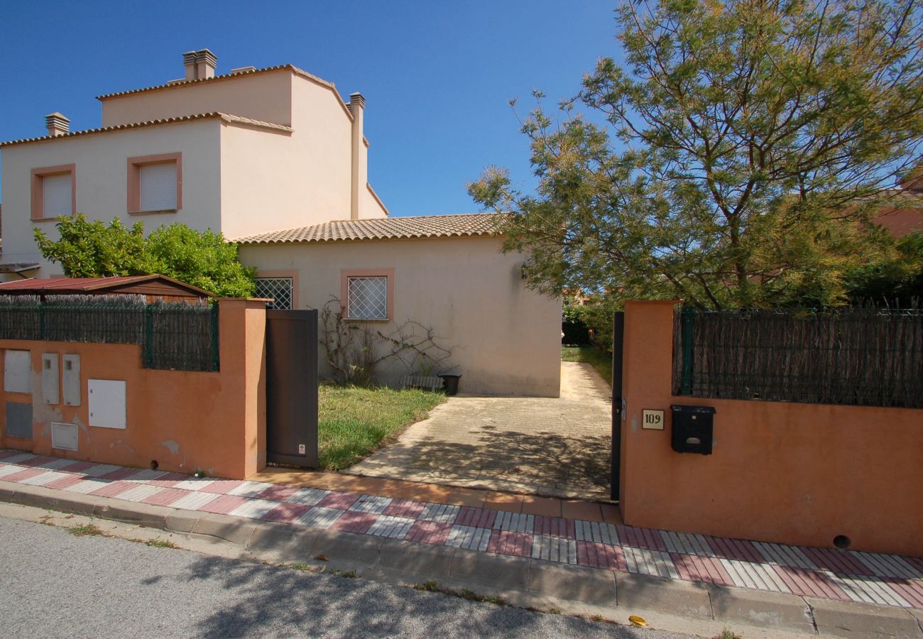 House in Torroella de Montgri - Daró 3DB 109 - 200m from the beach, pool, BBQ, WiFi