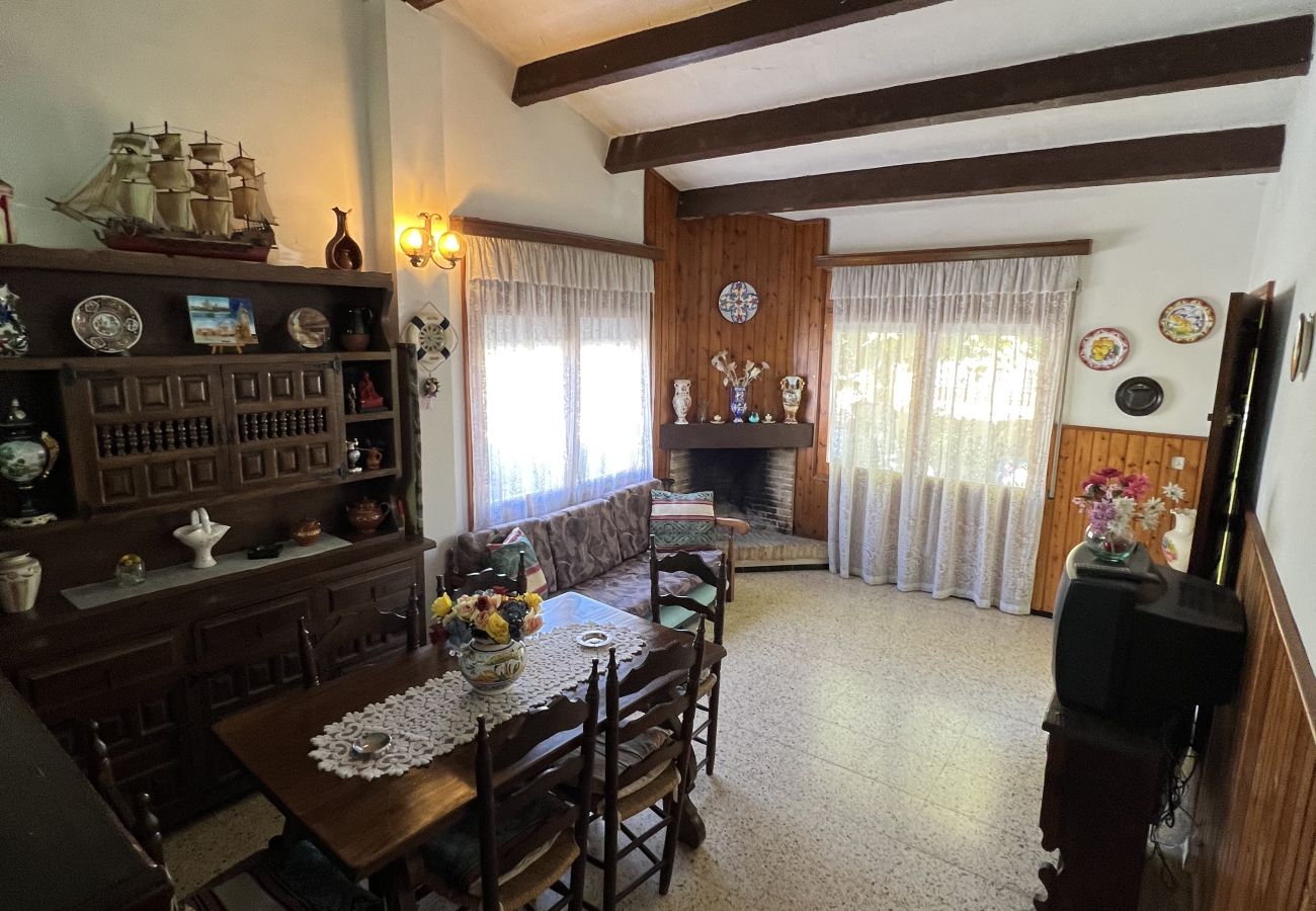 Townhouse in Torroella de Montgri - House No. 34 near the beach  with garden and garage